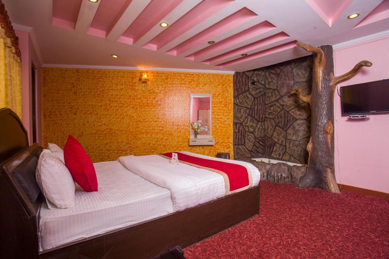 Oyo 161 Ram Janaki Hotel Катманду Стая снимка